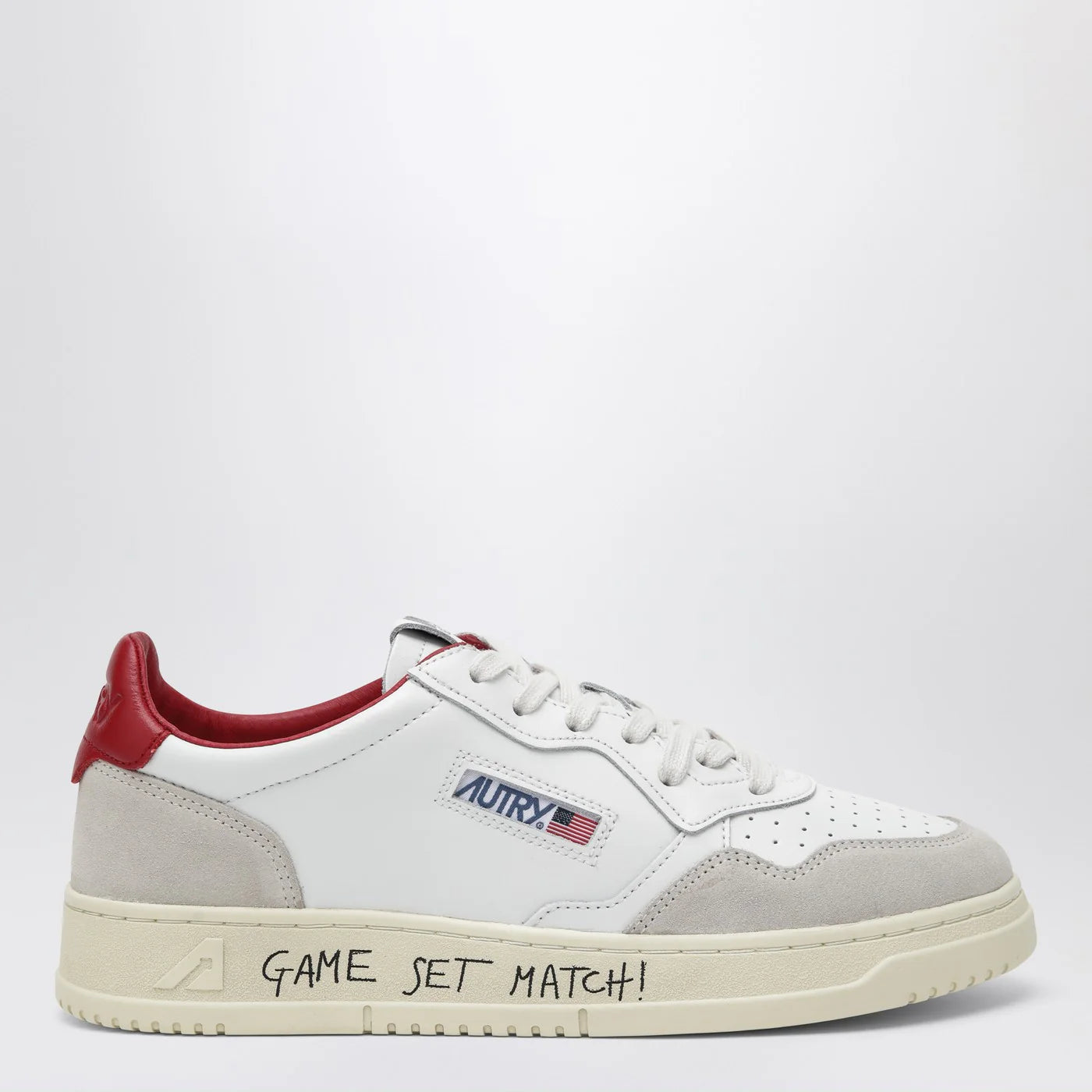 AUTRY Medalist Low Sneakers in white/red leather and suede