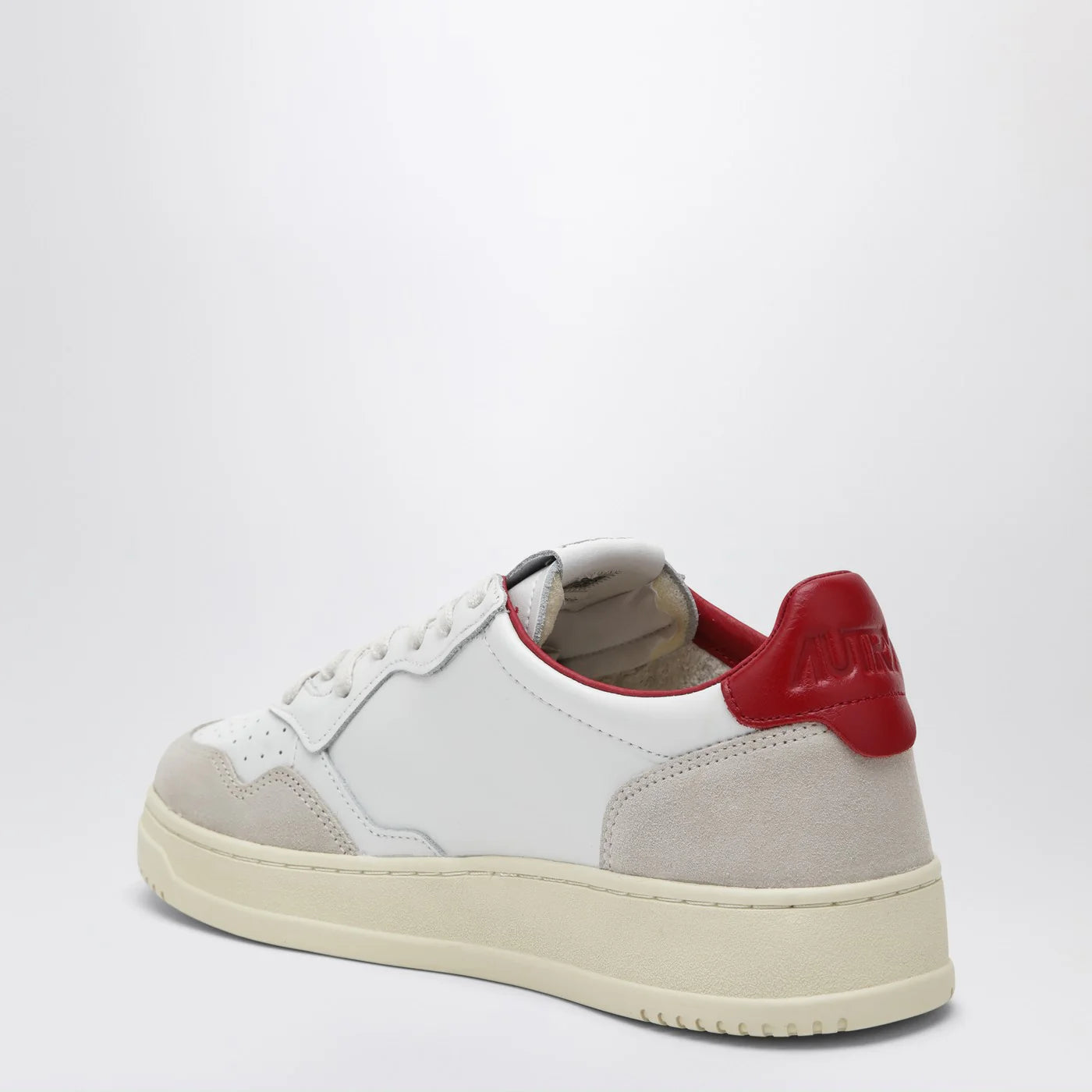 AUTRY Medalist Low Sneakers in white/red leather and suede