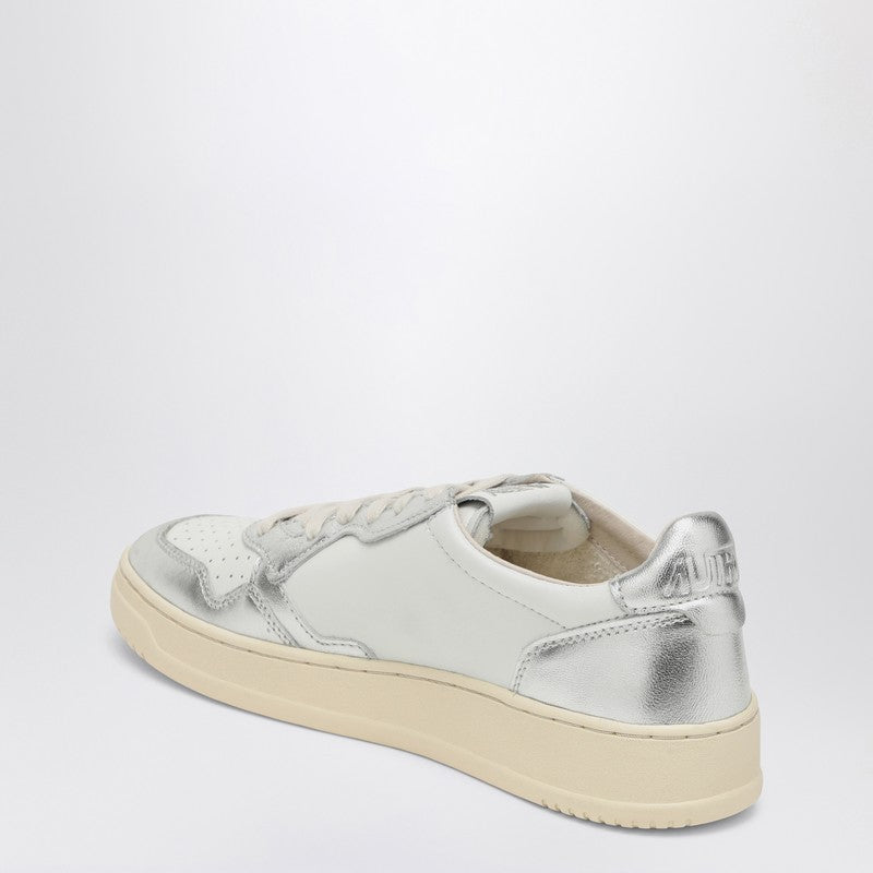 Baskets Autry Low Medalist blanches/argentées