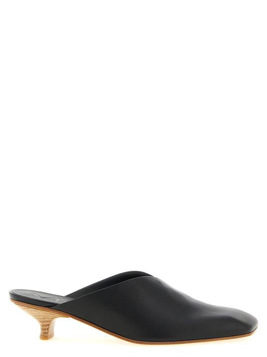 Vicini Lavenue Sabots Pumps — Black Leather Heels