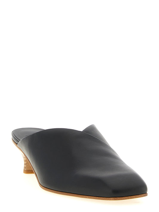 Vicini Lavenue Sabots Pumps — Black Leather Heels