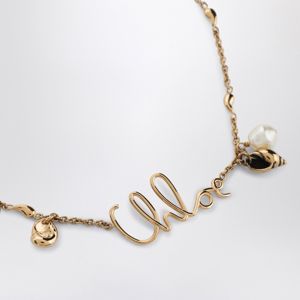 Chloé Iconic necklace with Shells charms in vintage gold brass