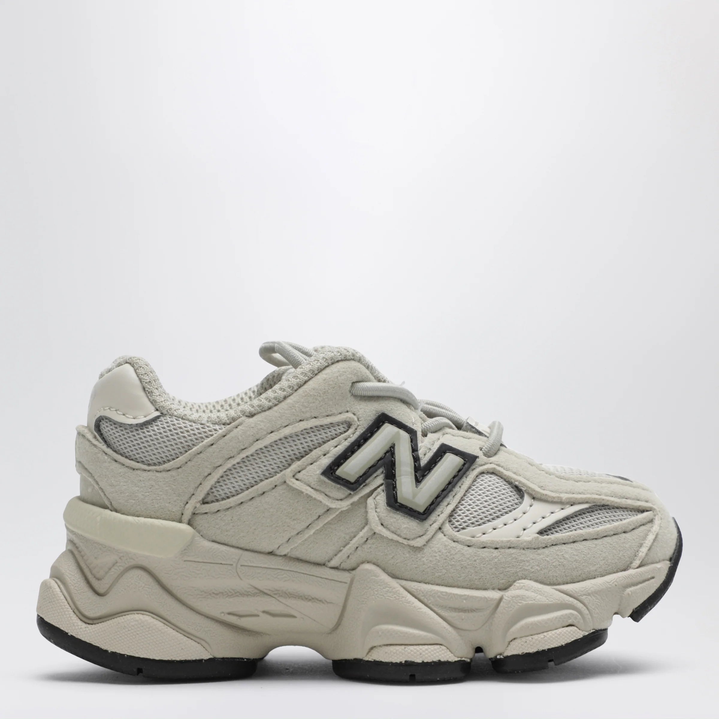 I90602EASUE_S_NEWB-SL.a.webp