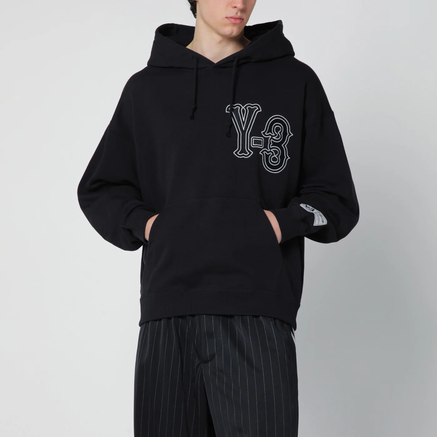 KQ9305CO_S_ADIDY-BLK.a.webp