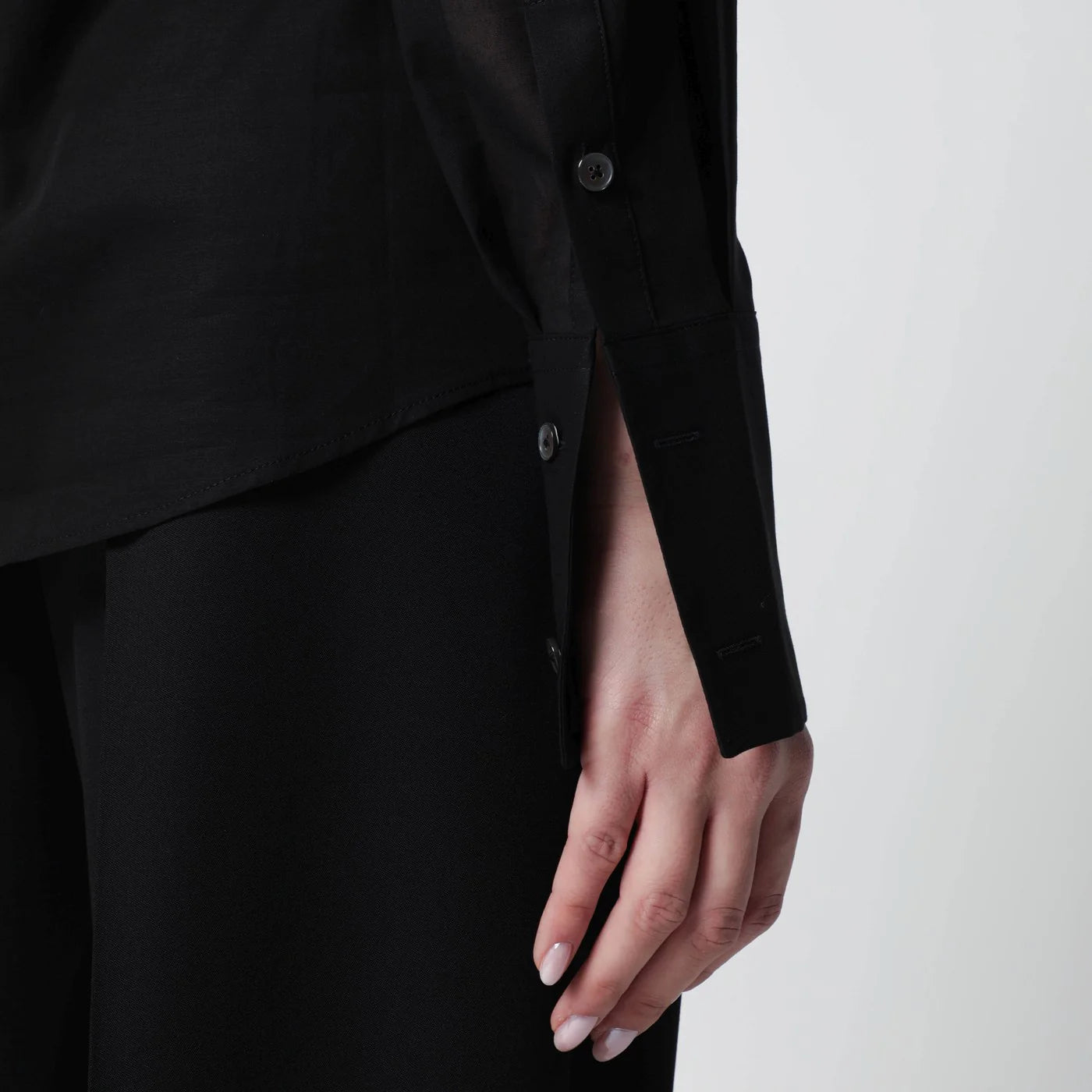NT721CO_S_6397-BLACK.e.webp