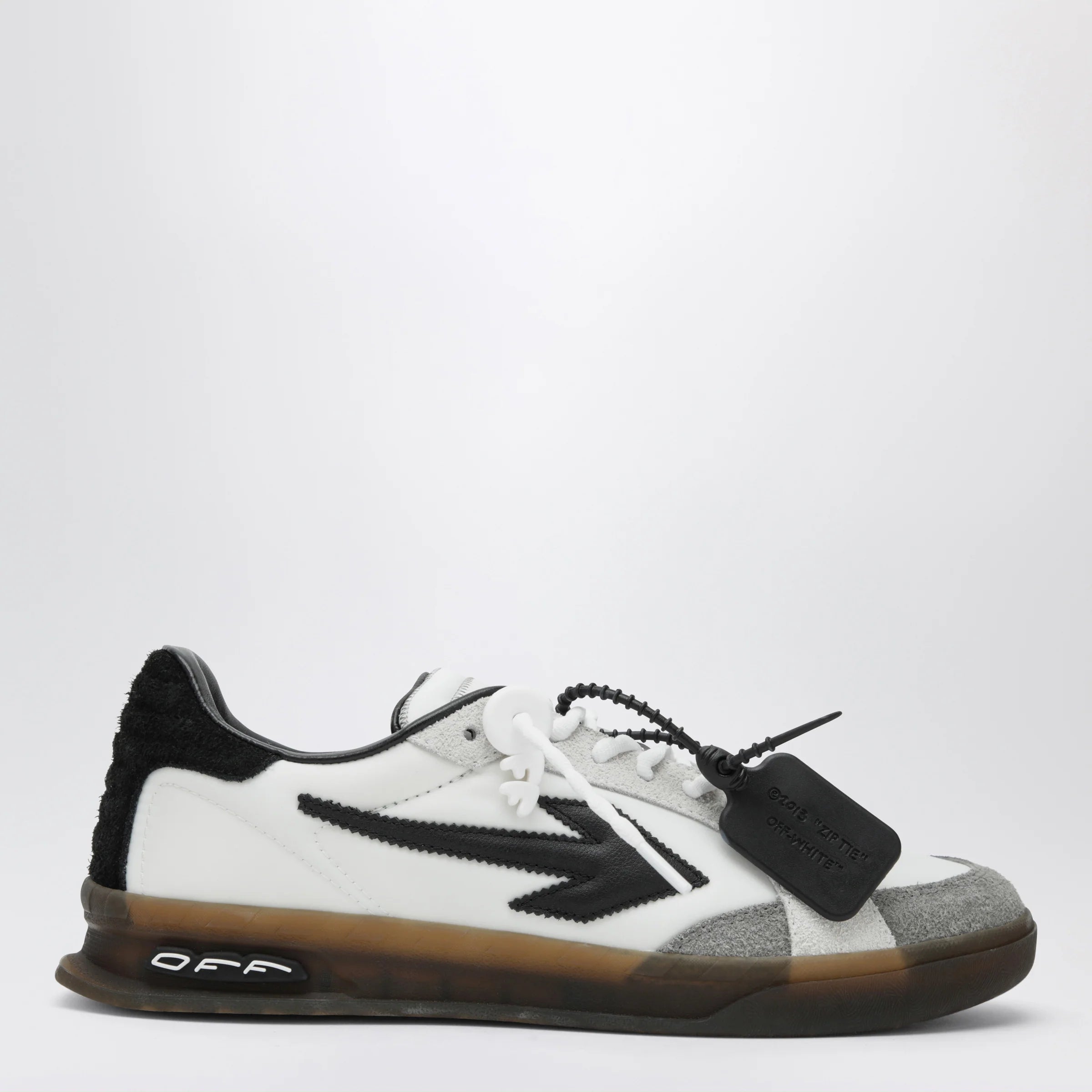 OMIA2ALS26FAB002_S_OFFW-6810.a.webp