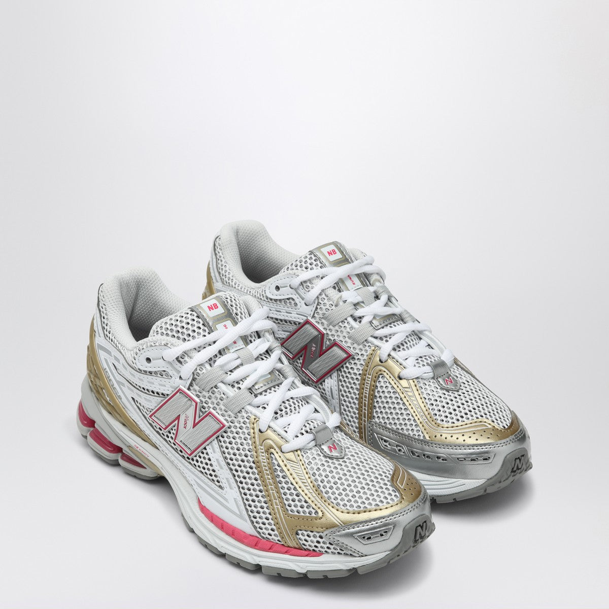 New Balance Sneaker 1906R in Silver Metallic and Dragon Berry