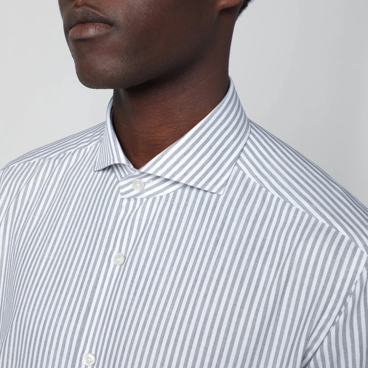 XACUS White striped Travel shirt Tailor Fit