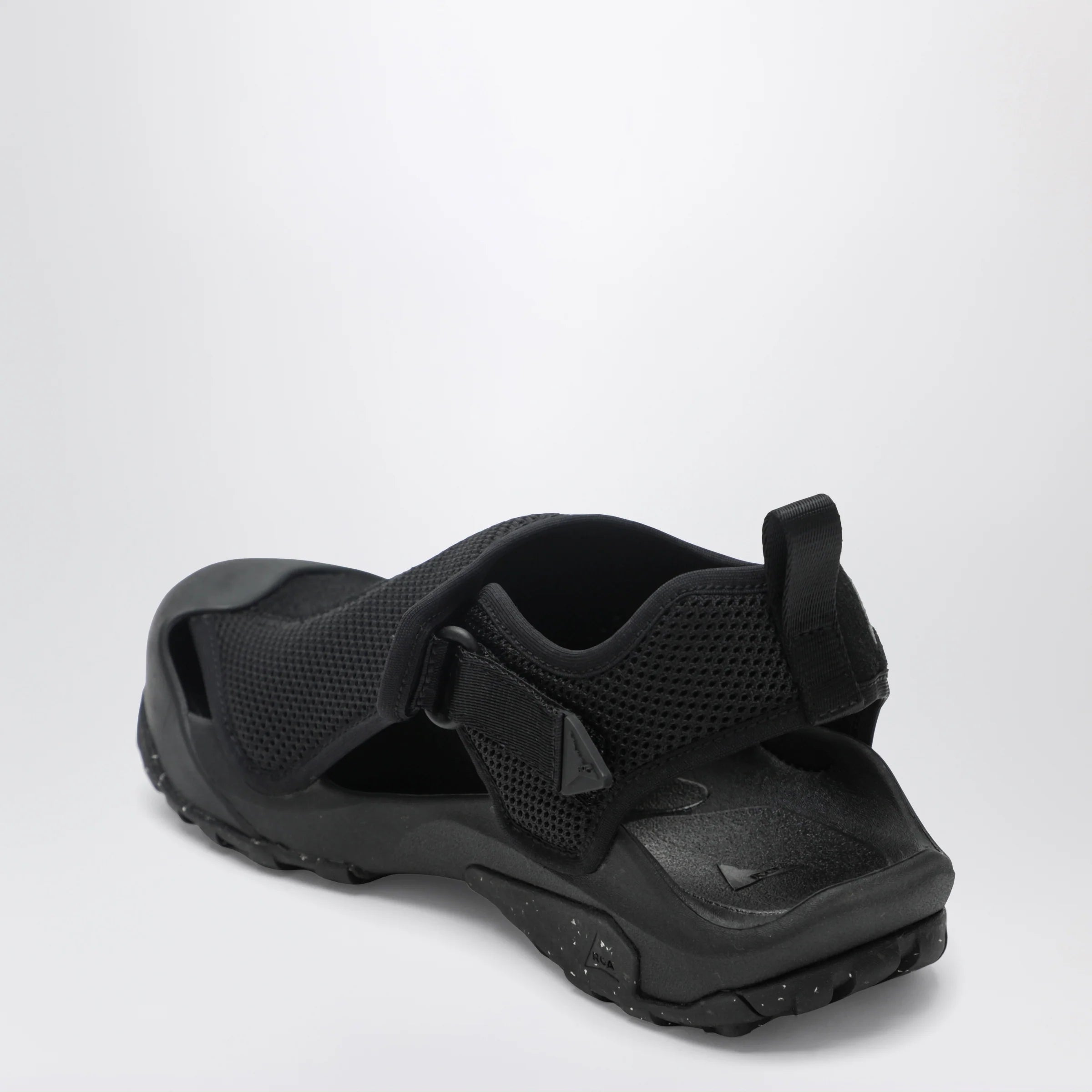 YBUW112FA02NY_S_ROA-BLK0001.d.webp